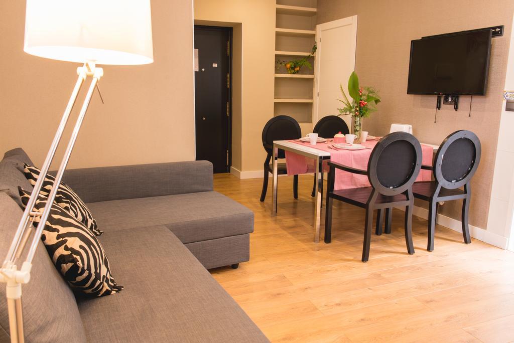 Ab Apartamentos Trinidad Málaga Quarto foto